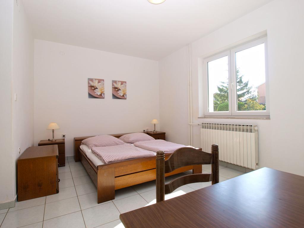 Apartments Zorka 1421 Pjescana Uvala Exterior foto